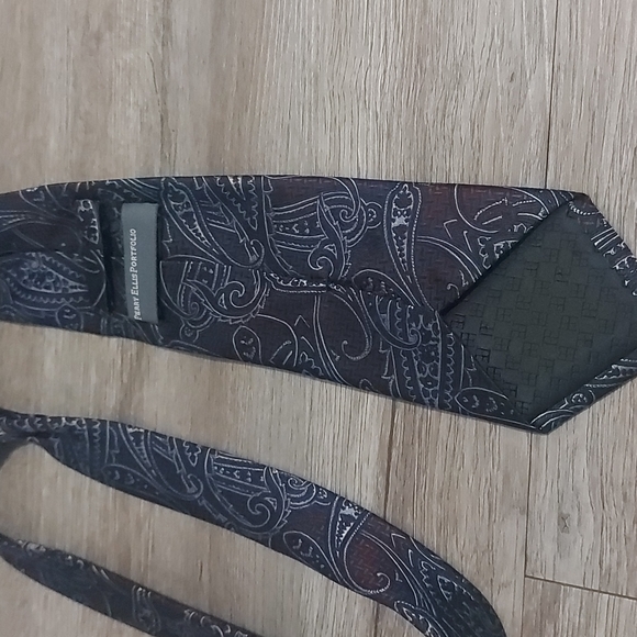 Perry Ellis Portfolio tie - Picture 2 of 2